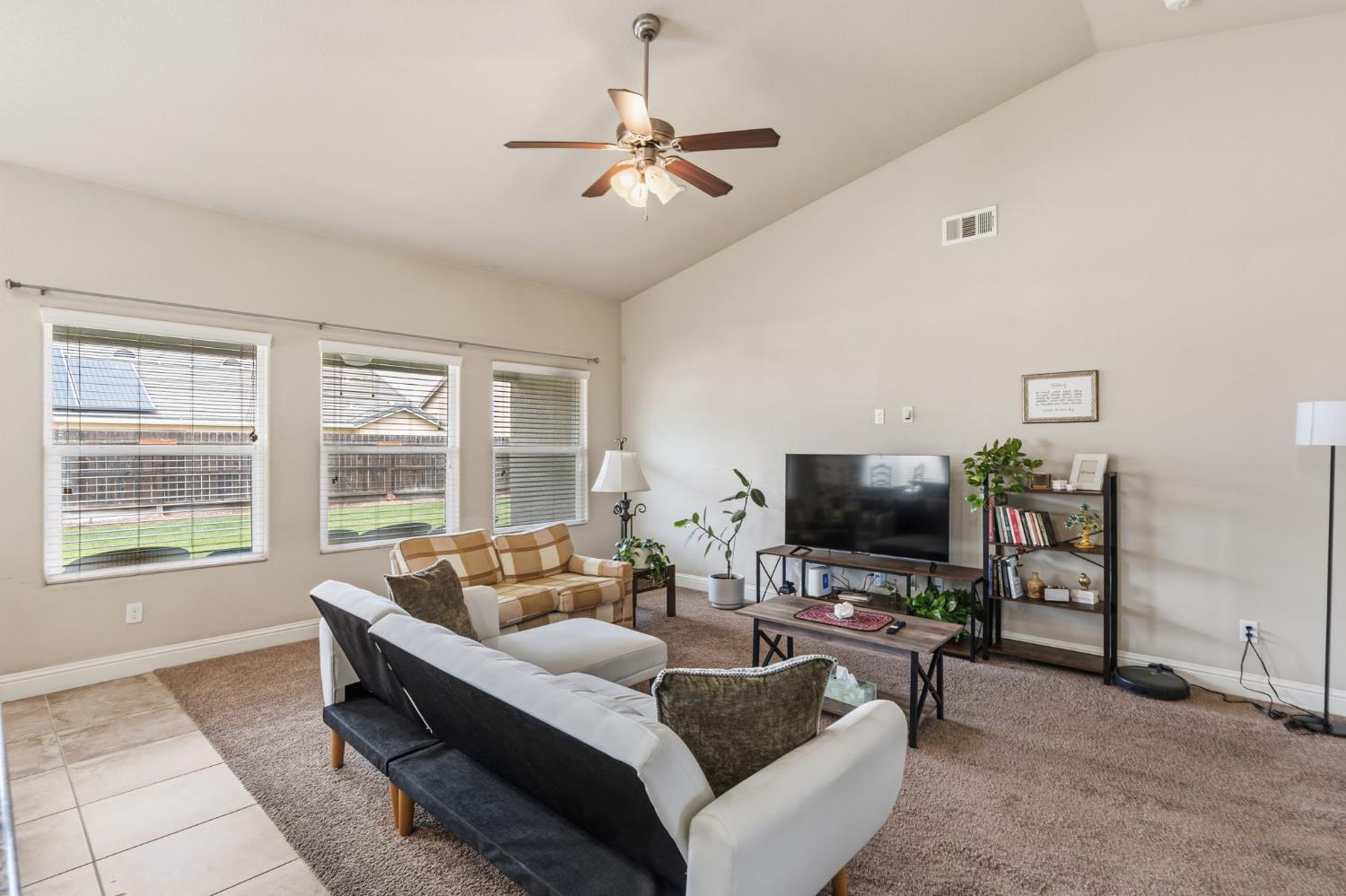 3157 Twain Ave, Clovis, CA 93619