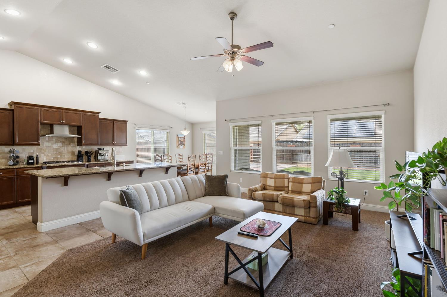 3157 Twain Ave, Clovis, CA 93619