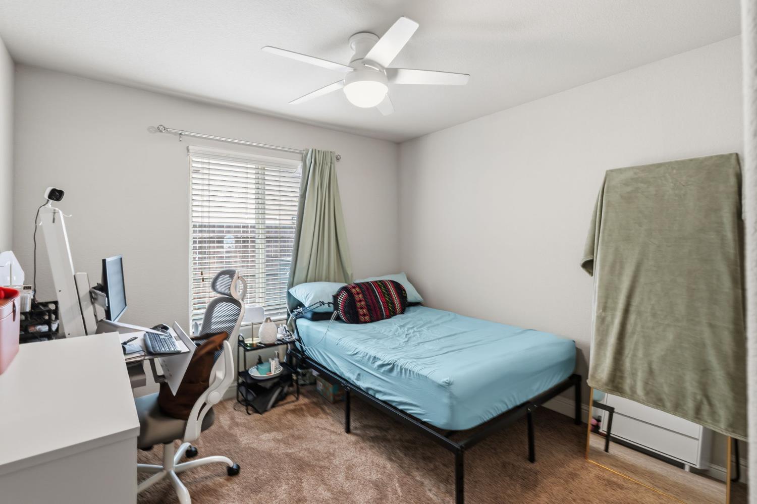 3157 Twain Ave, Clovis, CA 93619