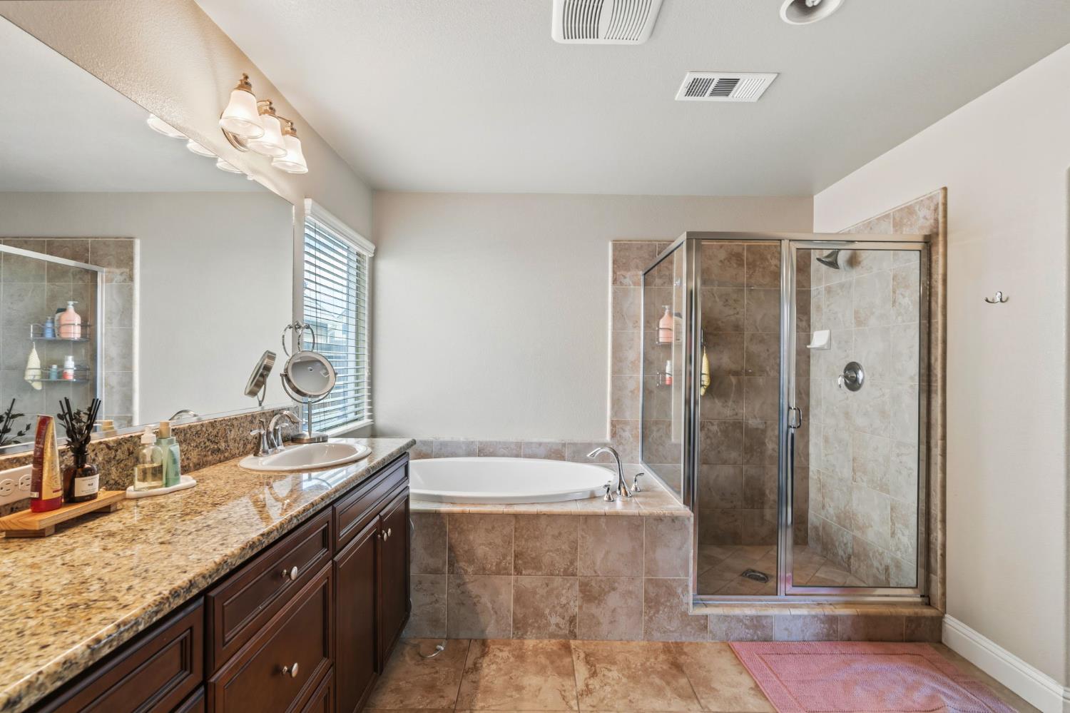 3157 Twain Ave, Clovis, CA 93619