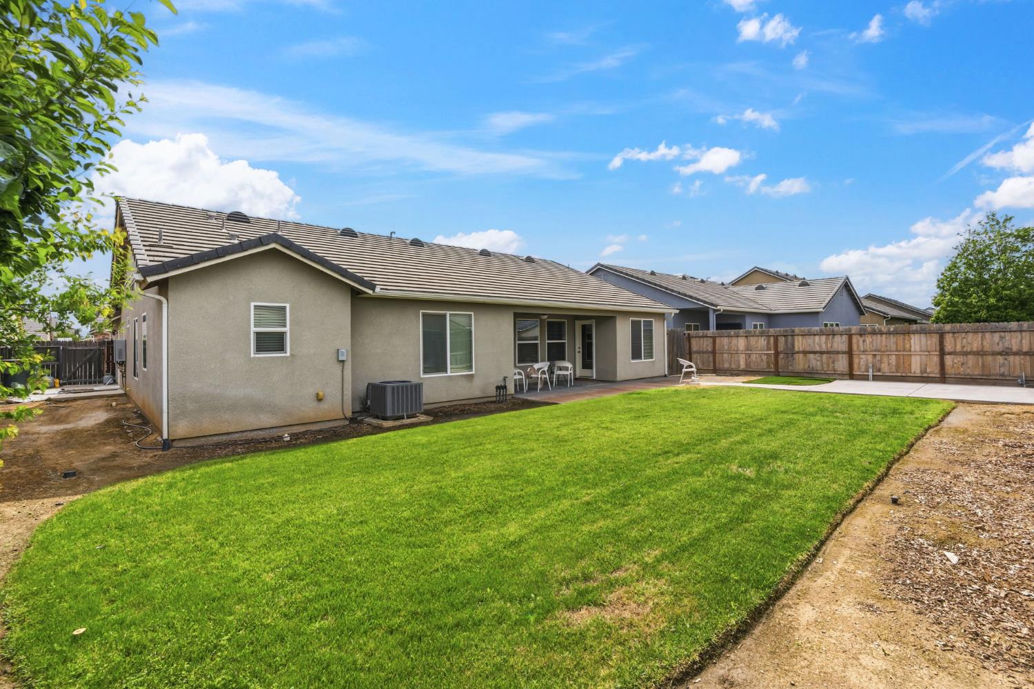 3157 Twain Ave, Clovis, CA 93619