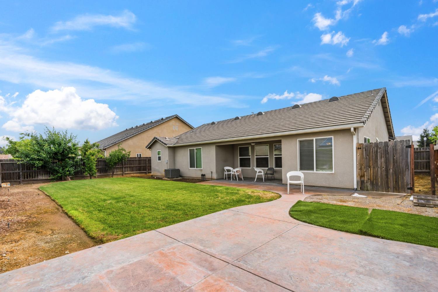 3157 Twain Ave, Clovis, CA 93619