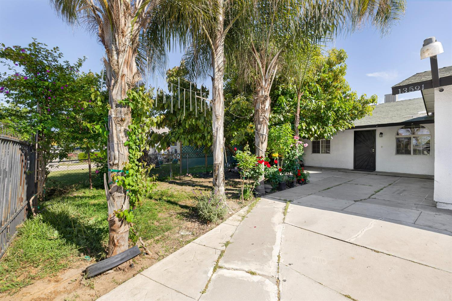 13591 E 5Th St, Parlier, CA 93648