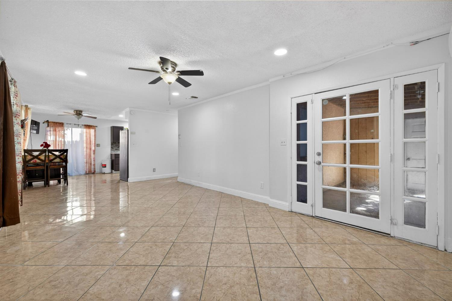 13591 E 5Th St, Parlier, CA 93648