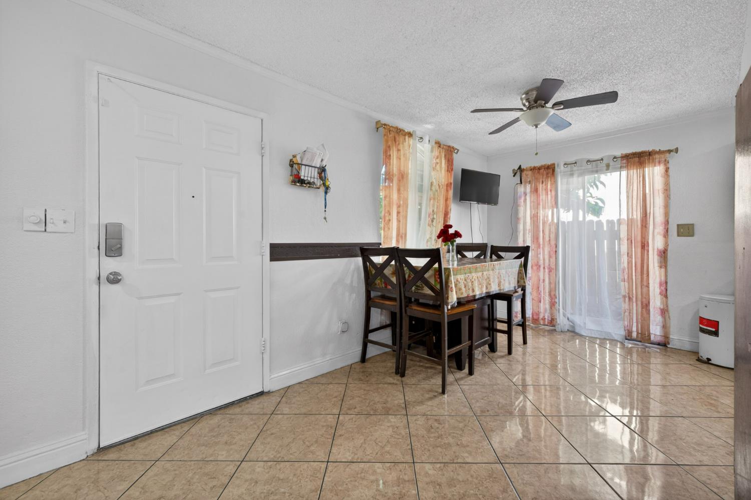 13591 E 5Th St, Parlier, CA 93648