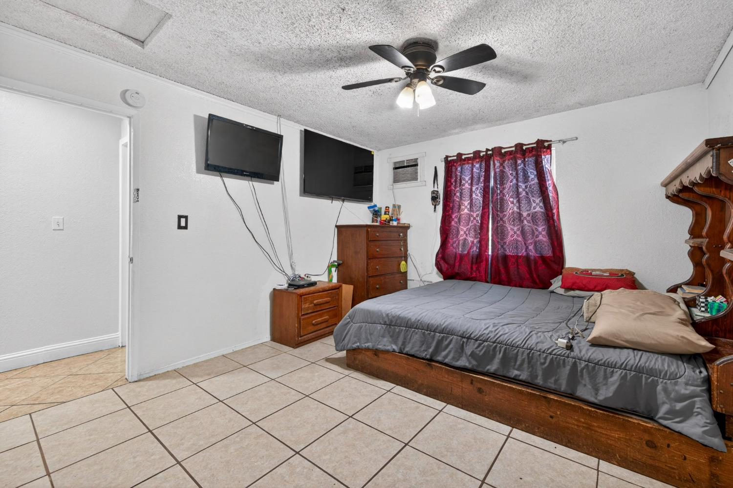 13591 E 5Th St, Parlier, CA 93648