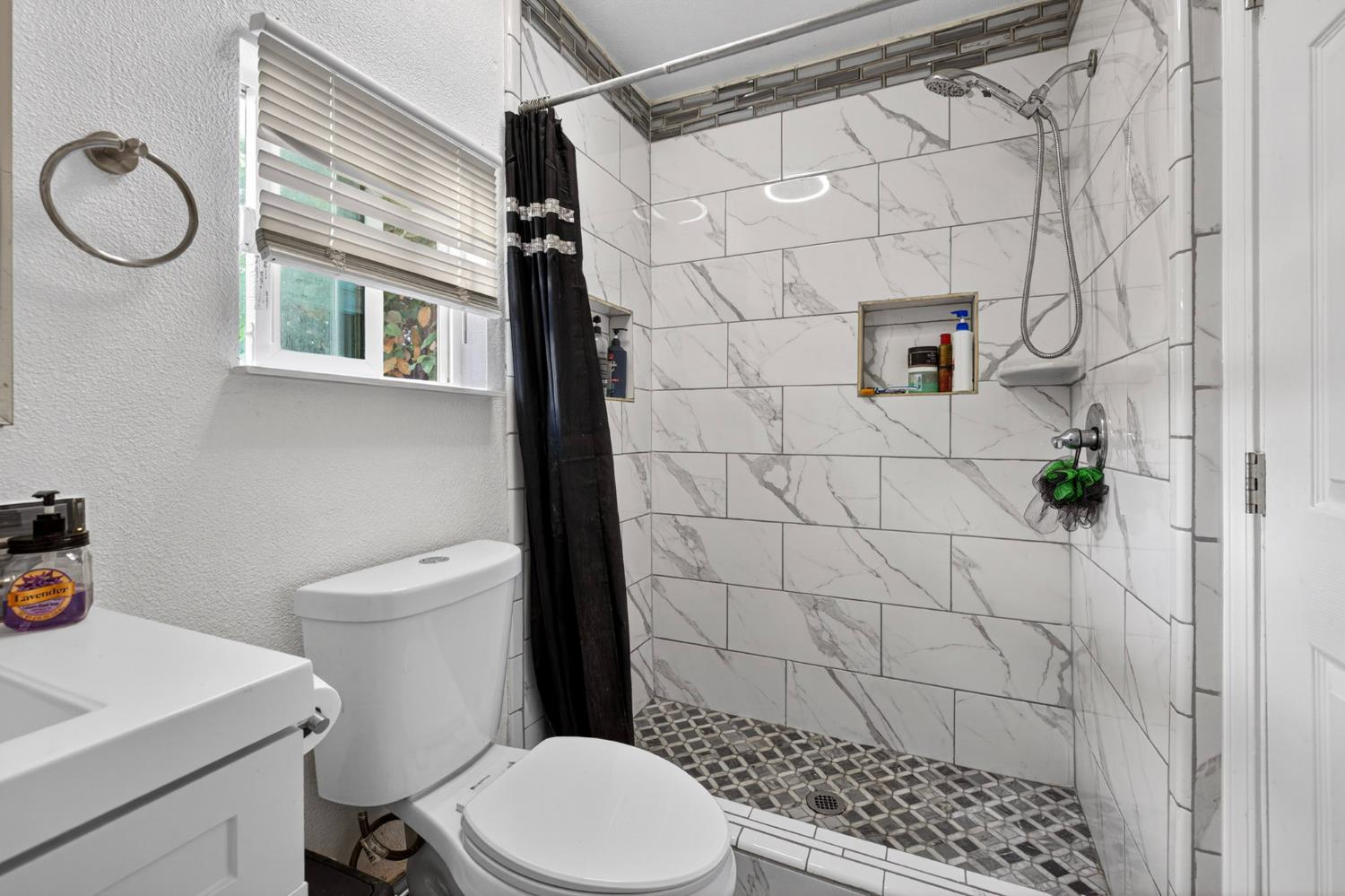 13591 E 5Th St, Parlier, CA 93648