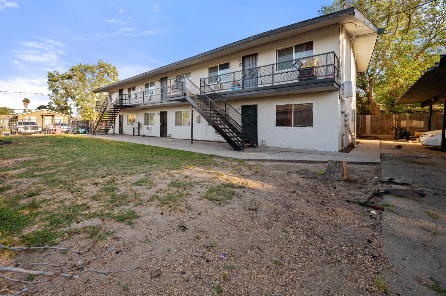 2452 S 9Th St, Fresno, CA 93725