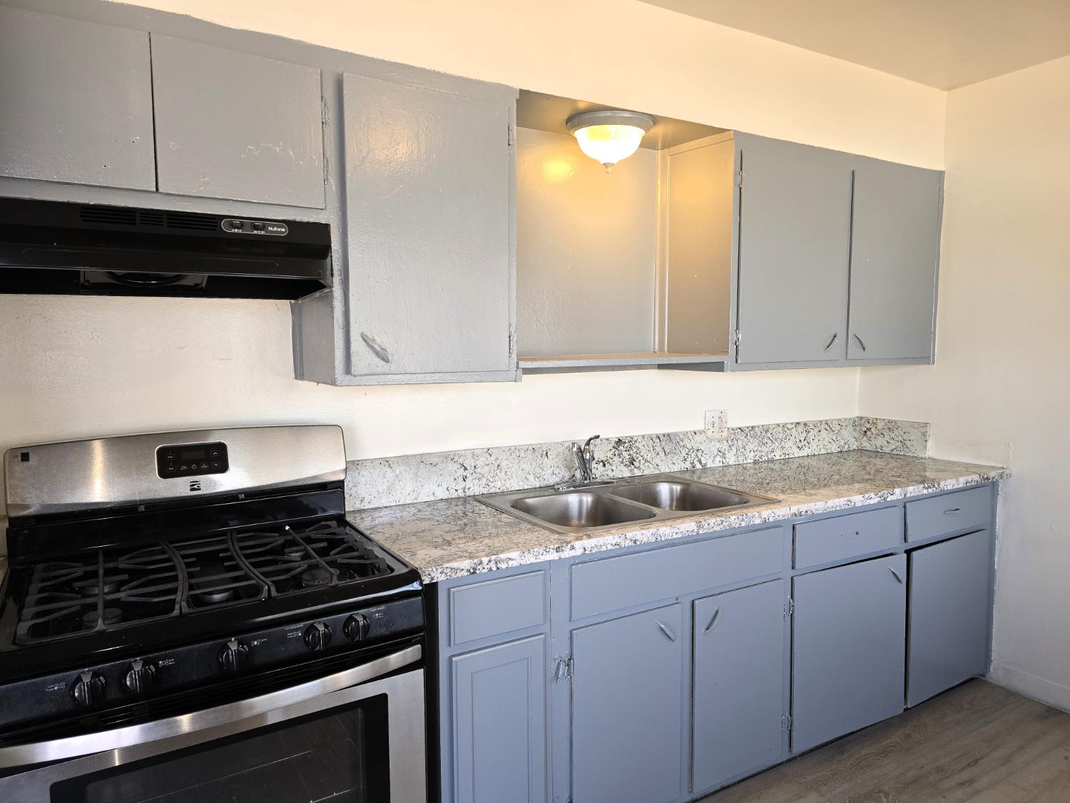 2452 S 9Th St, Fresno, CA 93725