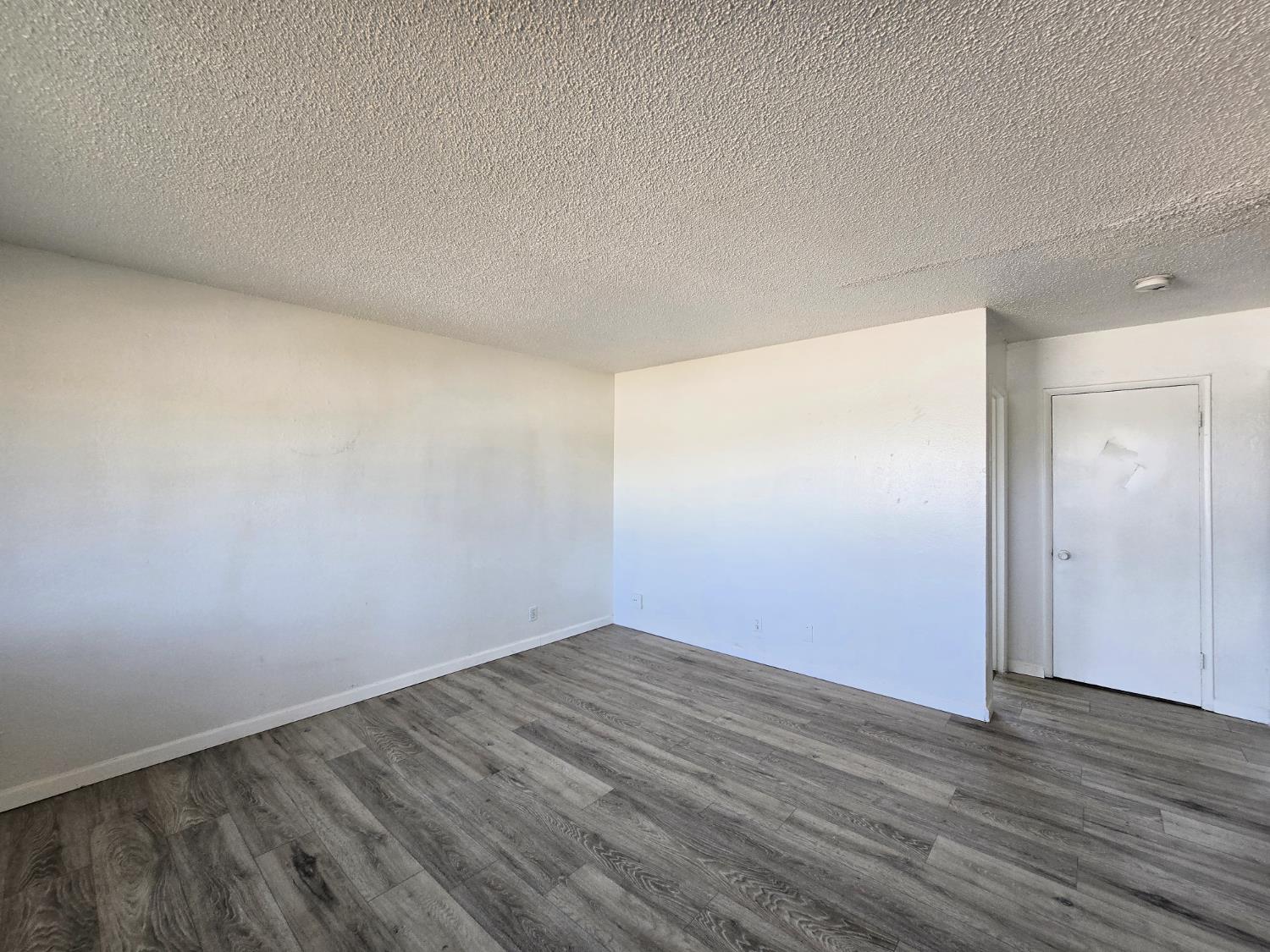 2452 S 9Th St, Fresno, CA 93725