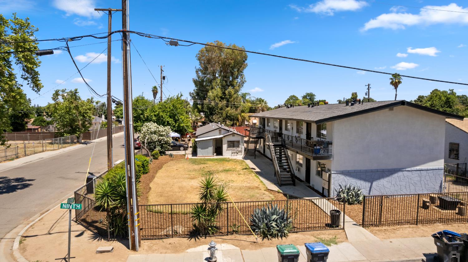 3940 E Burns Ave, Fresno, CA 93725