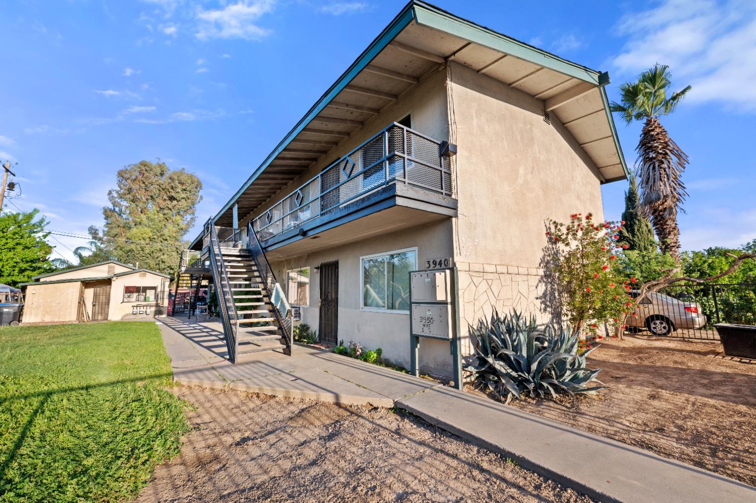 3940 E Burns Ave, Fresno, CA 93725