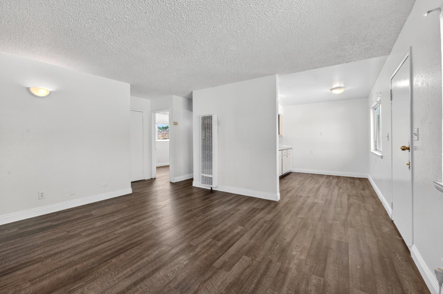 3940 E Burns Ave, Fresno, CA 93725