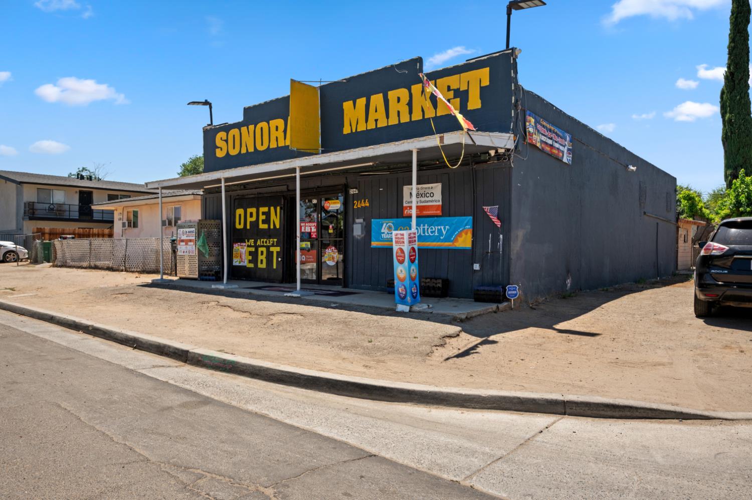 3940 E Burns Ave, Fresno, CA 93725