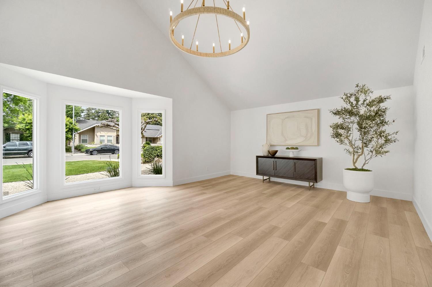 3737 W Minarets Ave, Fresno, CA 93711