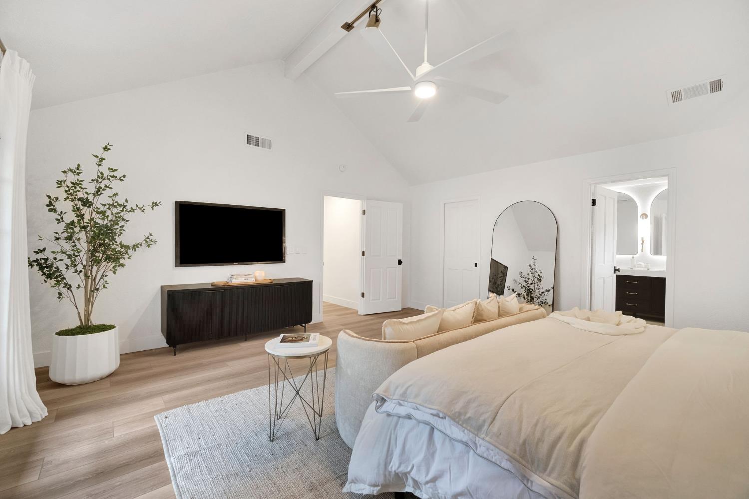 3737 W Minarets Ave, Fresno, CA 93711