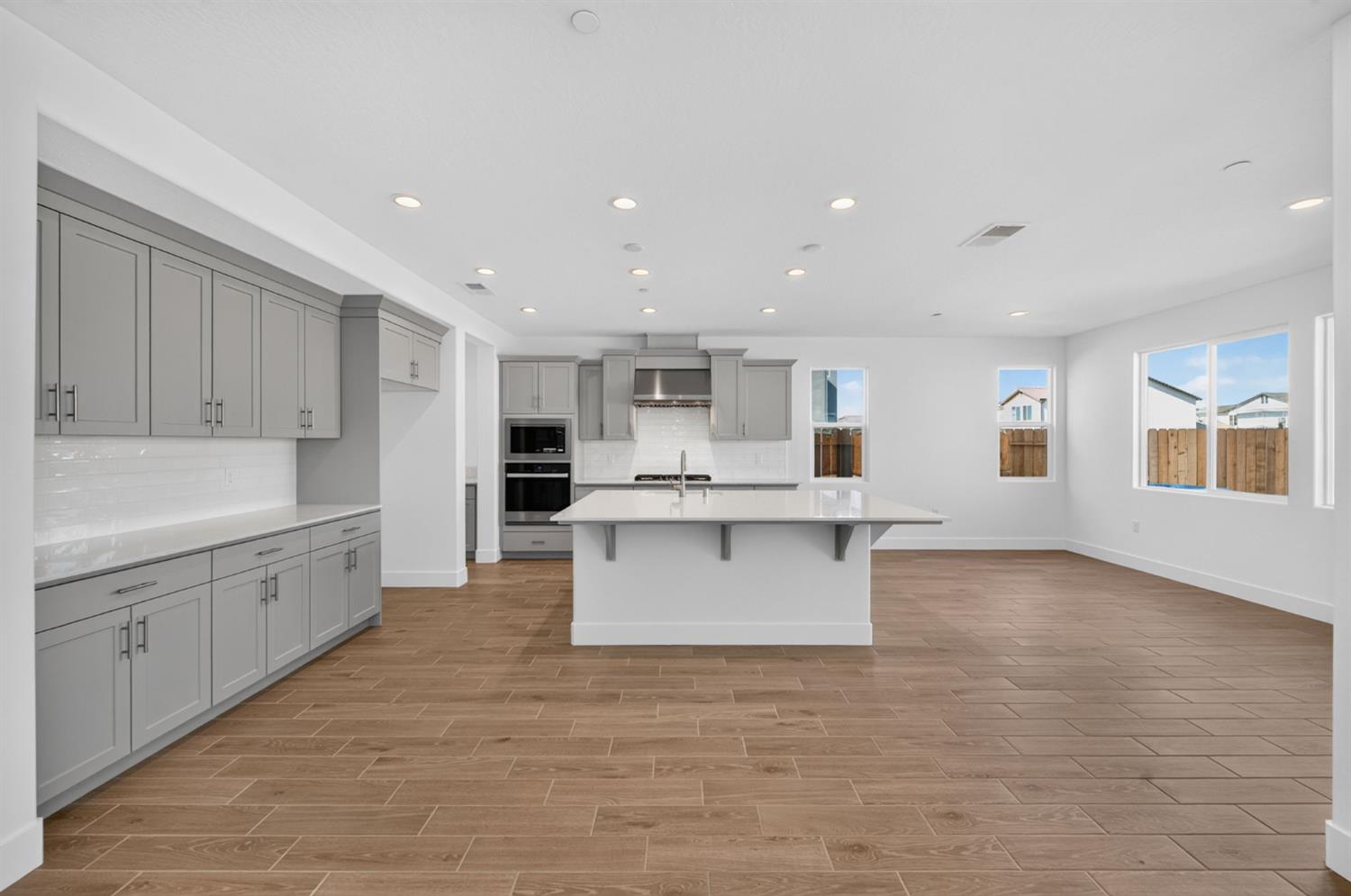 986 Peters Rd S, Madera, CA 93636