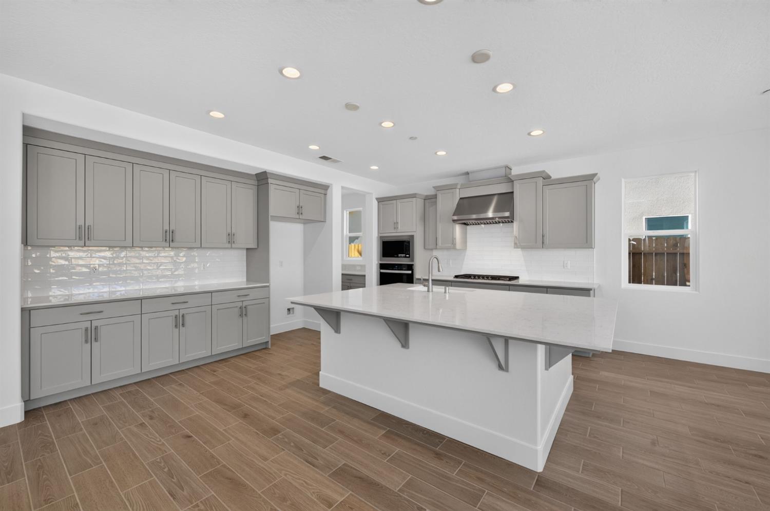 986 Peters Rd S, Madera, CA 93636
