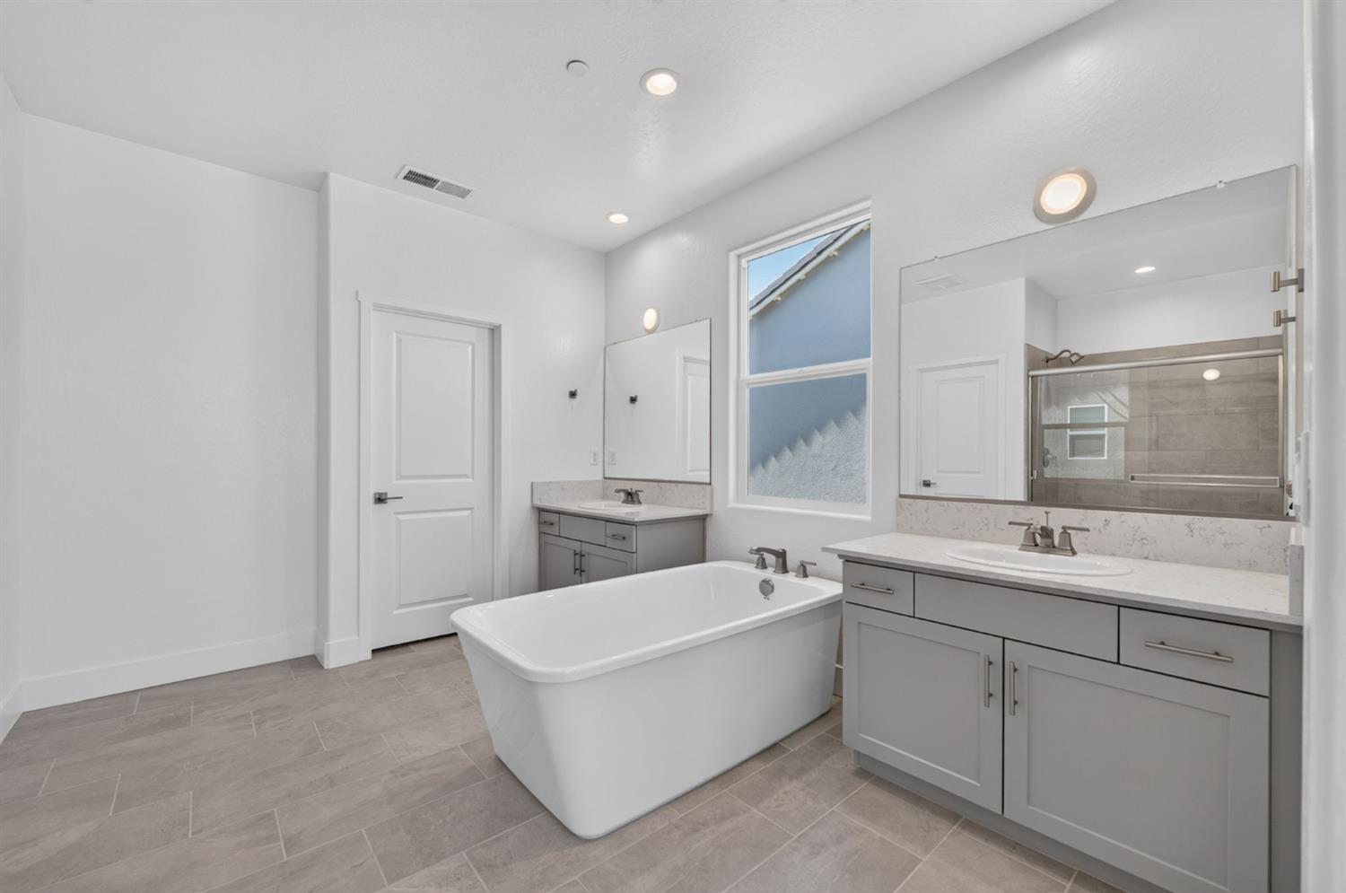 986 Peters Rd S, Madera, CA 93636