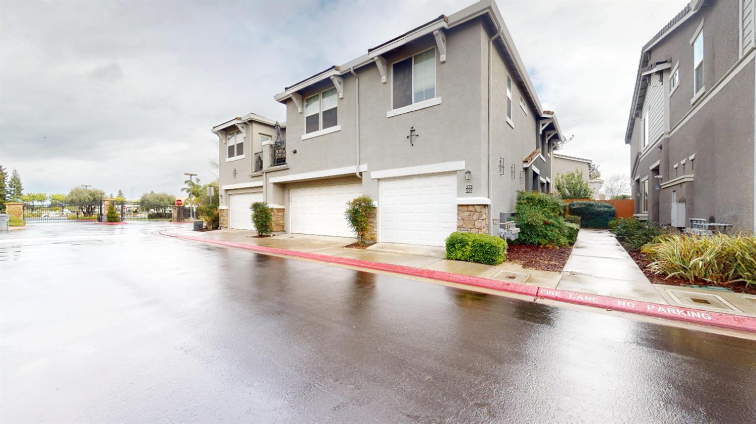 373 N Amedeo Ln #373, Clovis, CA 93611