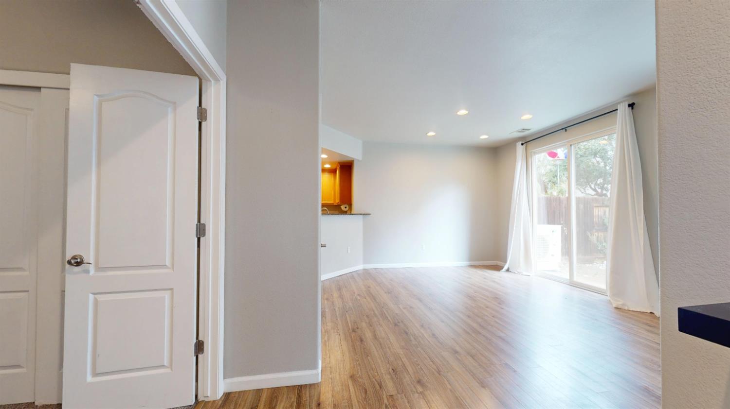 373 N Amedeo Ln #373, Clovis, CA 93611