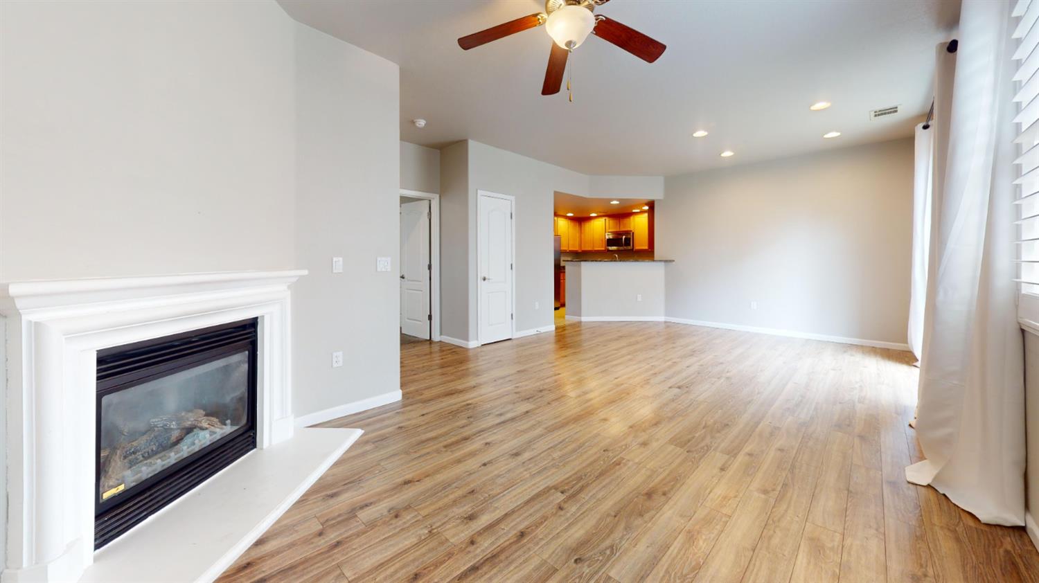 373 N Amedeo Ln #373, Clovis, CA 93611