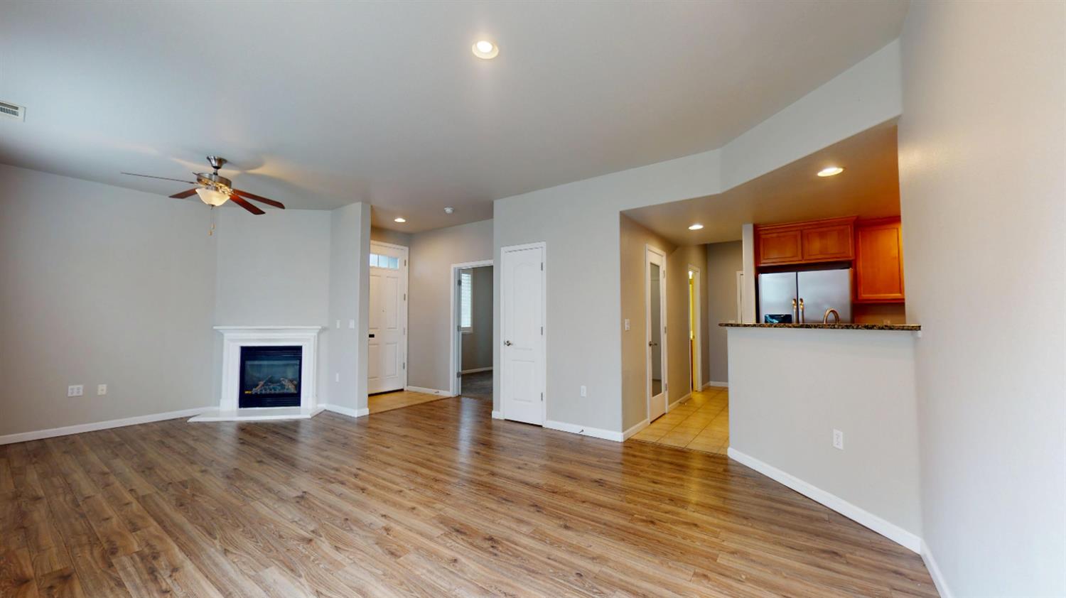 373 N Amedeo Ln #373, Clovis, CA 93611