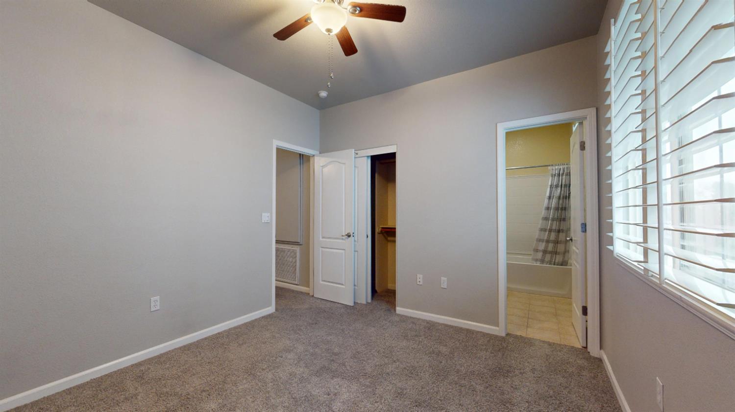 373 N Amedeo Ln #373, Clovis, CA 93611