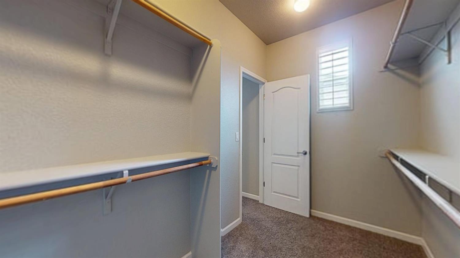 373 N Amedeo Ln #373, Clovis, CA 93611