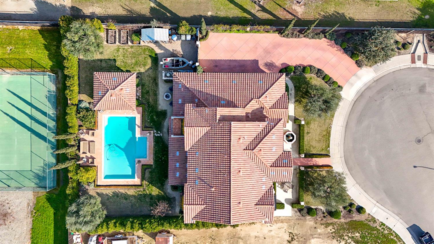 2564 E Sarazen, Fresno, CA 93730