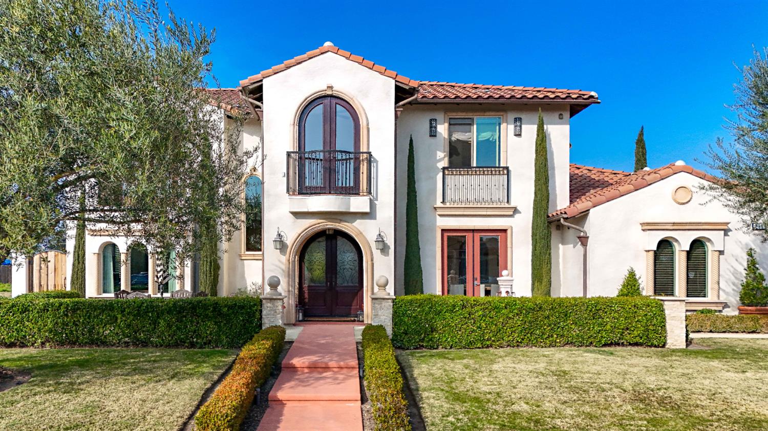 2564 E Sarazen, Fresno, CA 93730