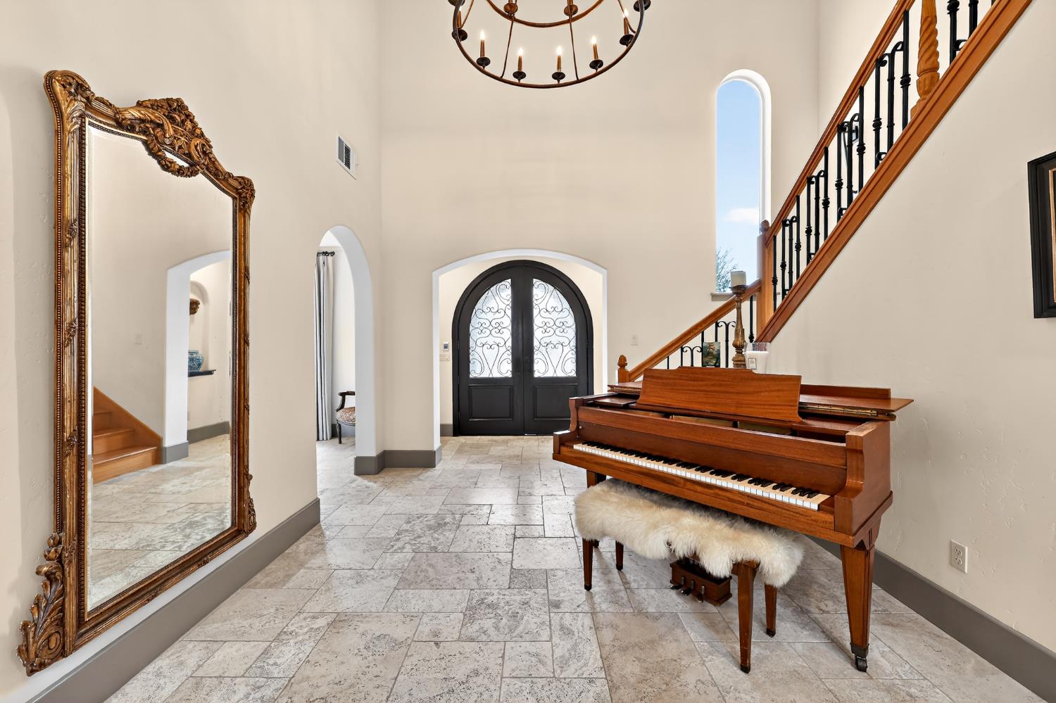 2564 E Sarazen, Fresno, CA 93730