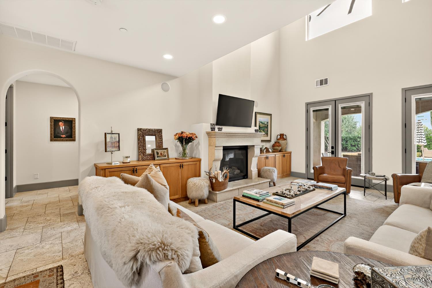 2564 E Sarazen, Fresno, CA 93730