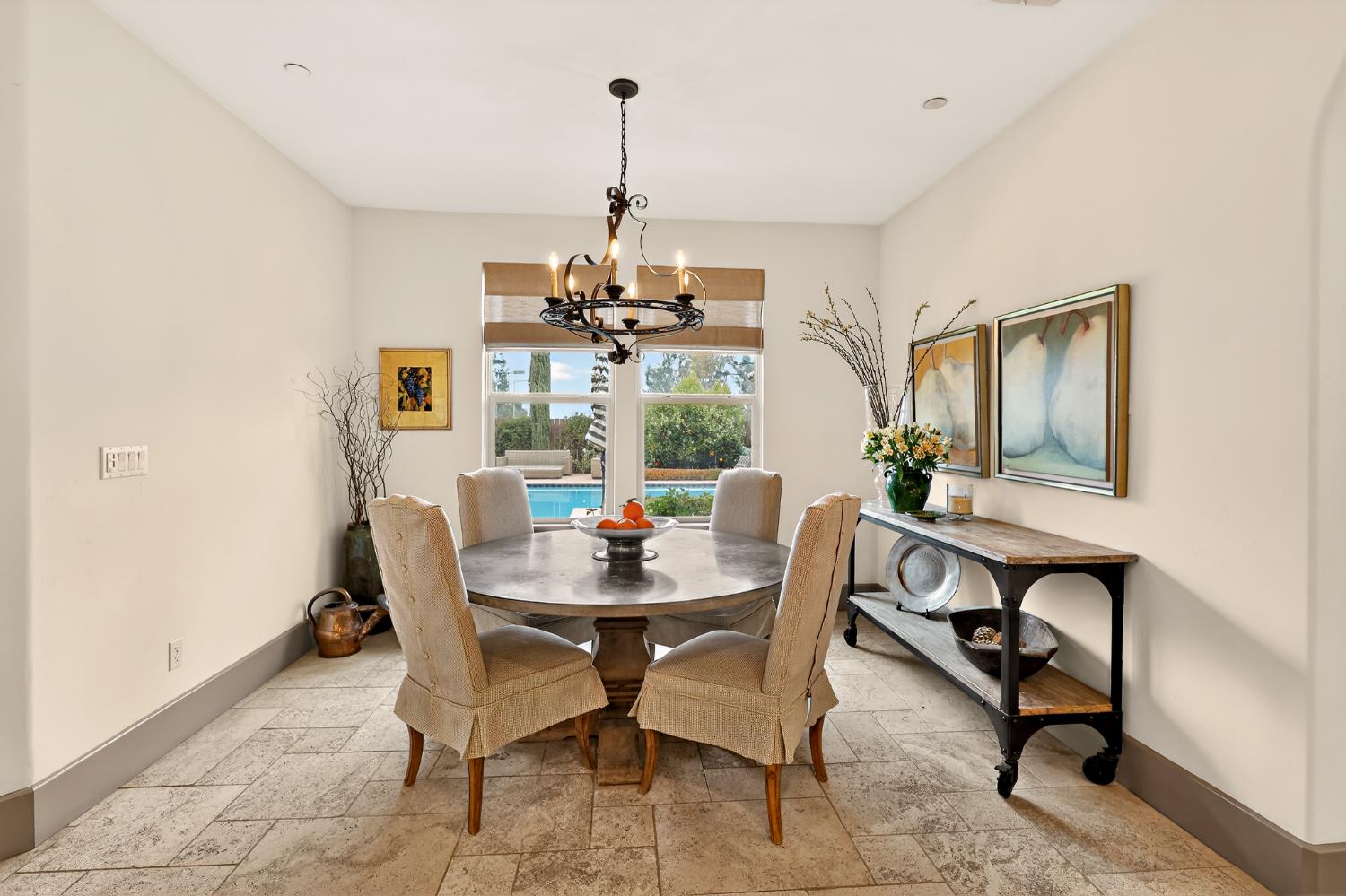 2564 E Sarazen, Fresno, CA 93730