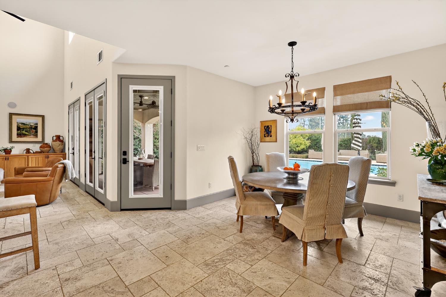 2564 E Sarazen, Fresno, CA 93730