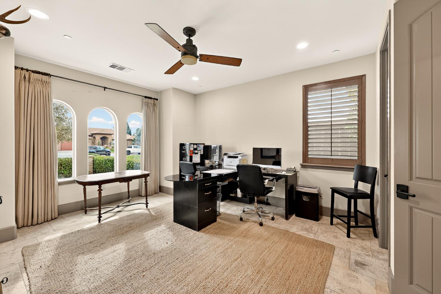 2564 E Sarazen, Fresno, CA 93730