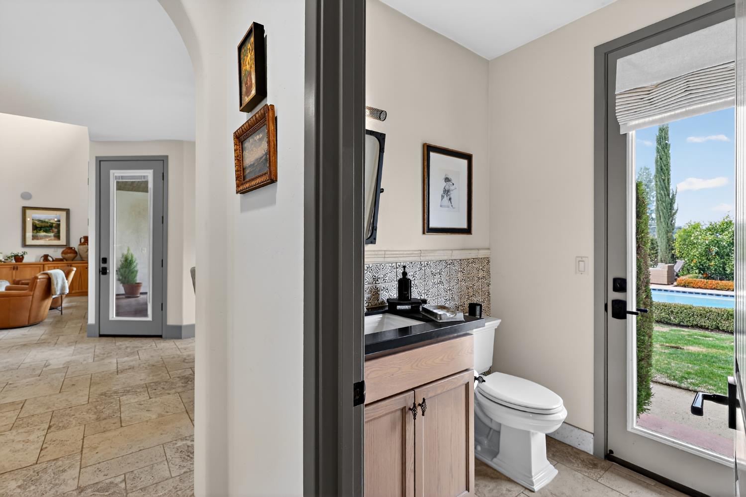 2564 E Sarazen, Fresno, CA 93730