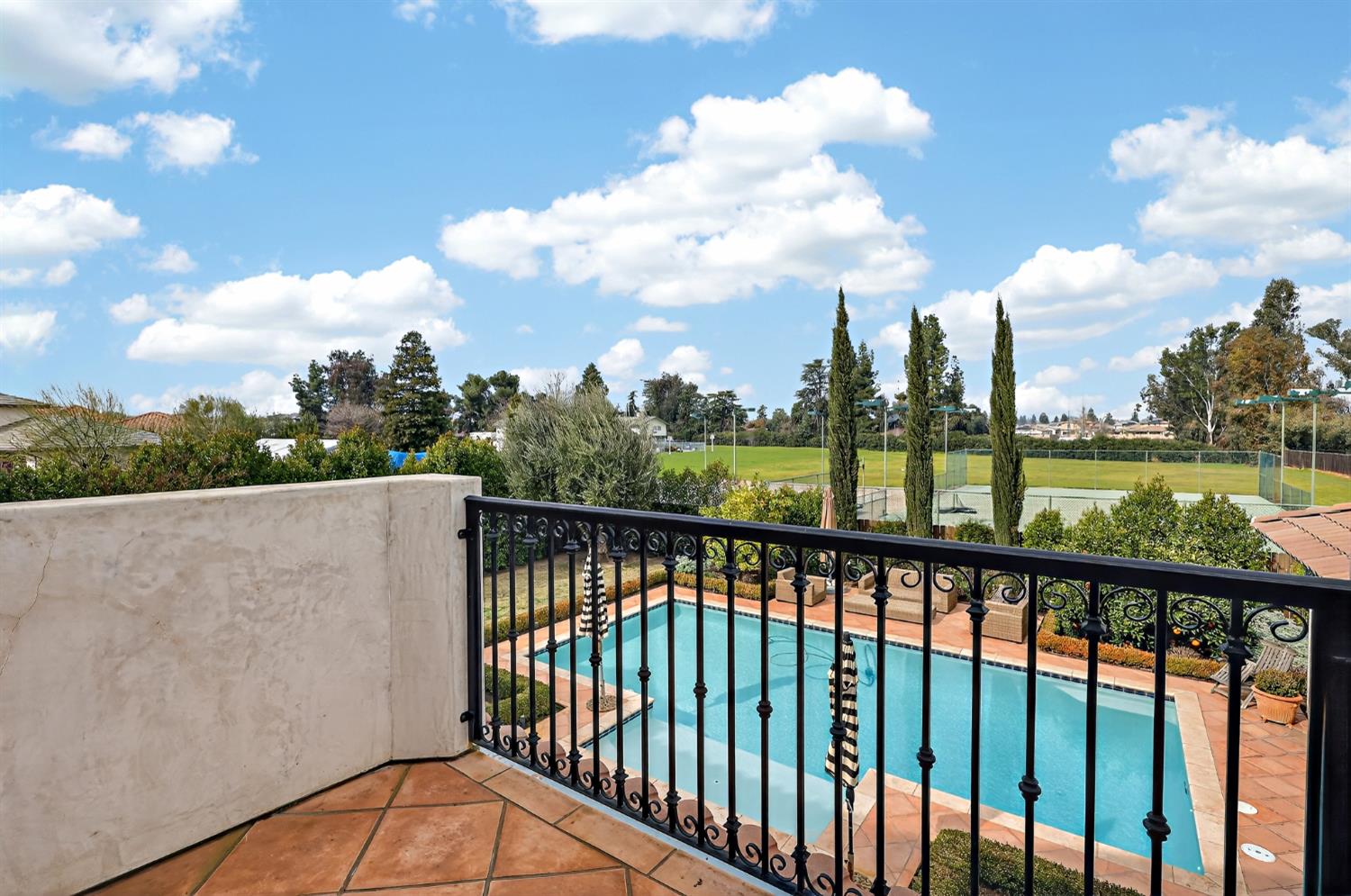 2564 E Sarazen, Fresno, CA 93730