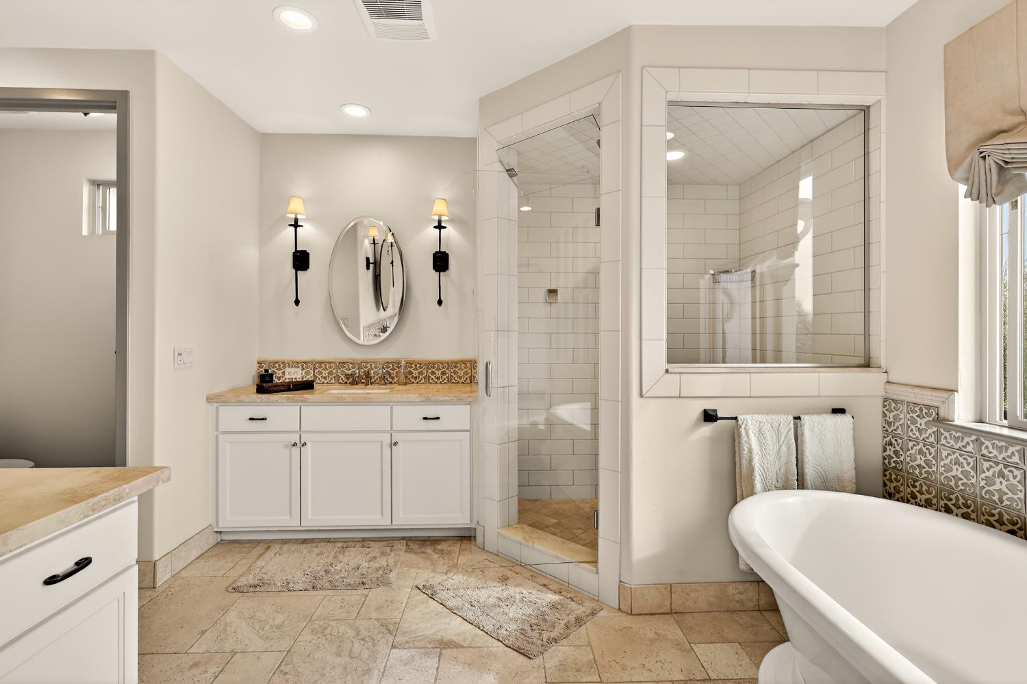 2564 E Sarazen, Fresno, CA 93730