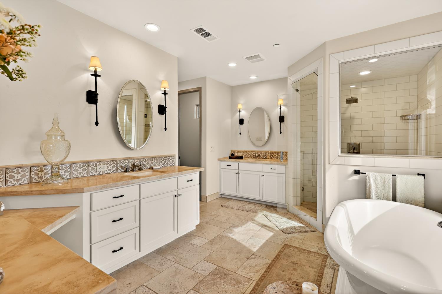 2564 E Sarazen, Fresno, CA 93730