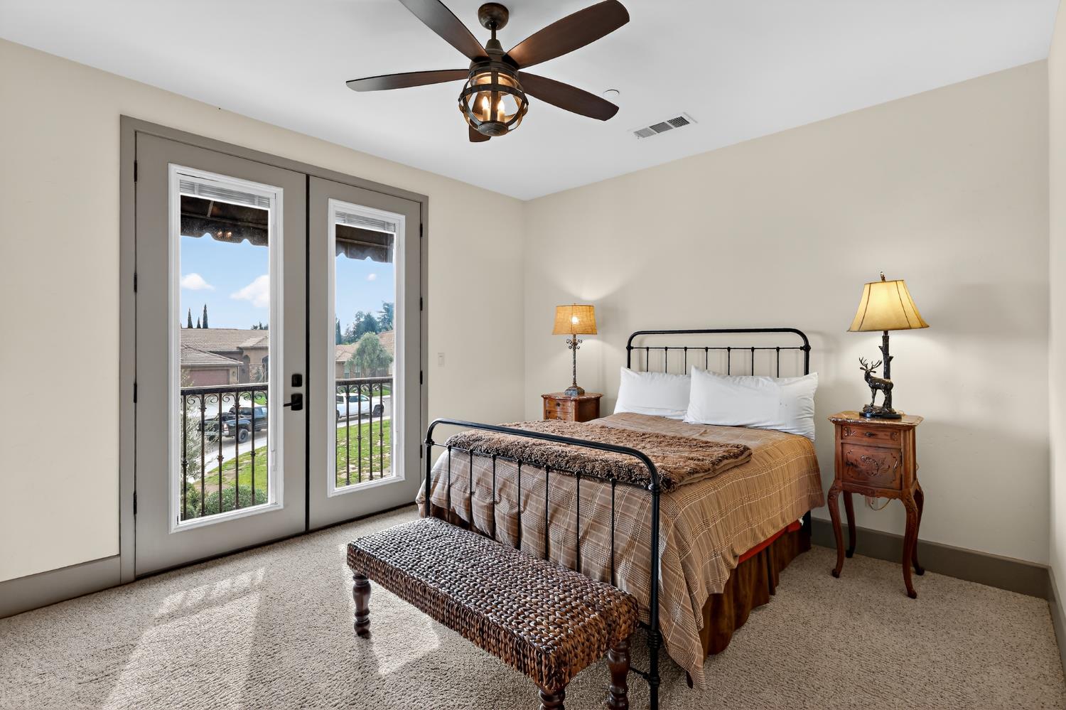 2564 E Sarazen, Fresno, CA 93730