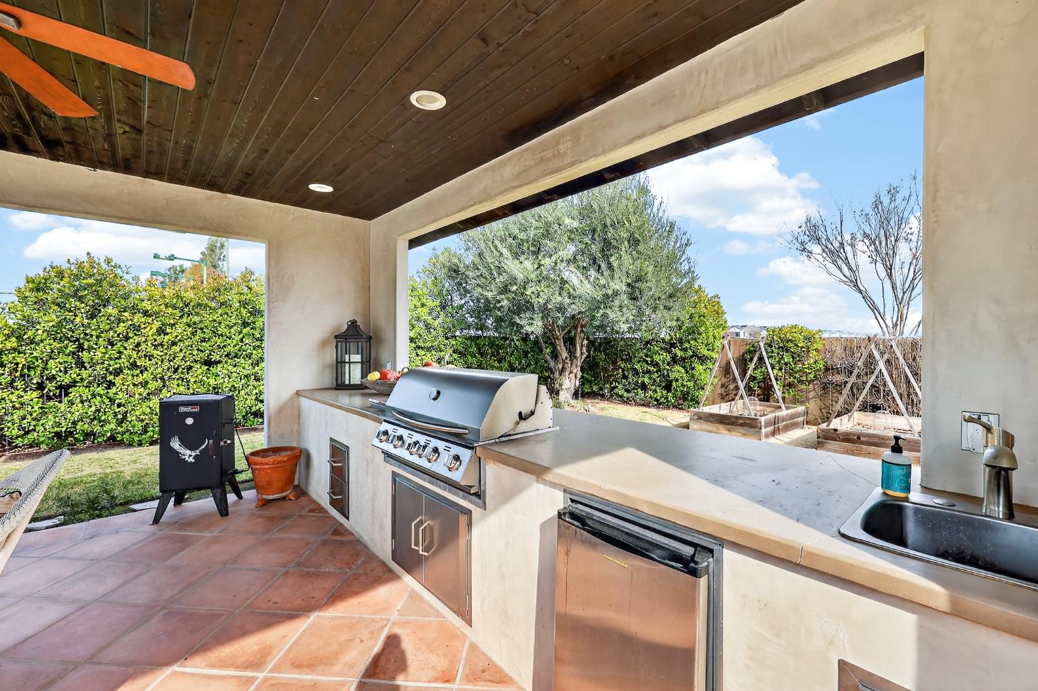 2564 E Sarazen, Fresno, CA 93730