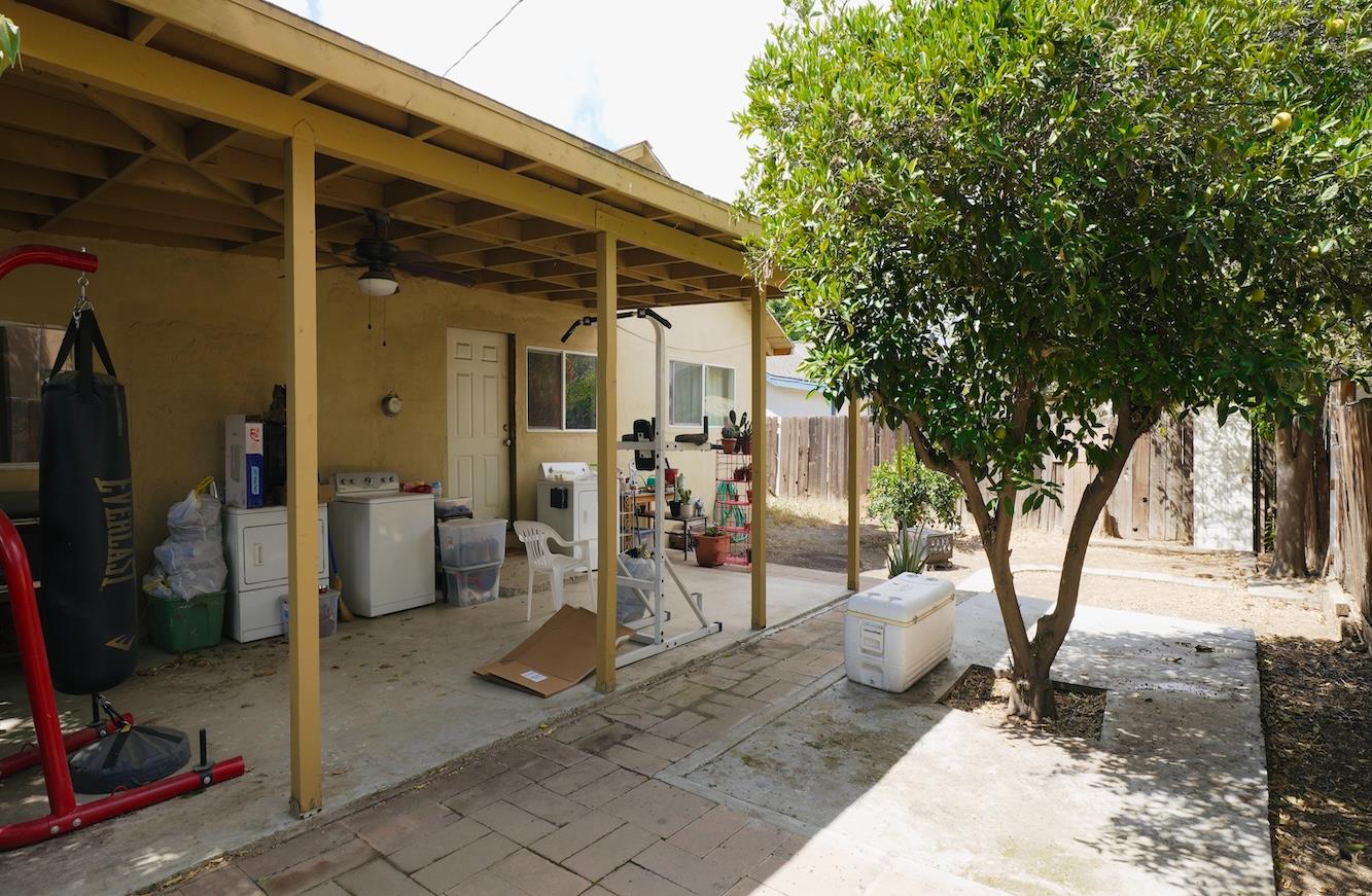 271 Coolidge St, Coalinga, CA 93210