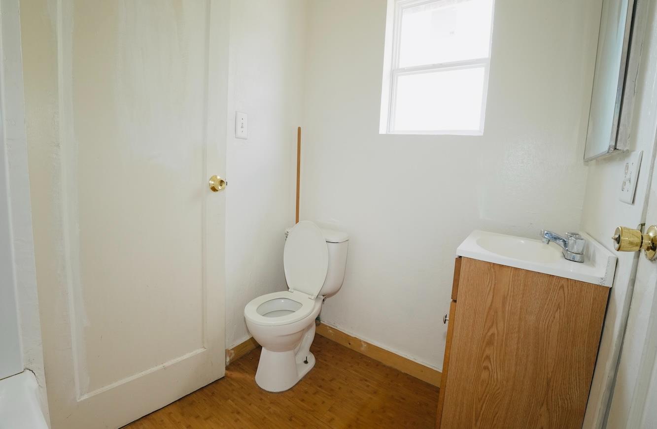 271 Coolidge St, Coalinga, CA 93210