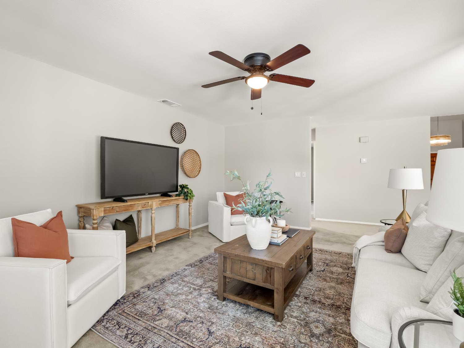 941 E Cromwell, Fresno, CA 93720