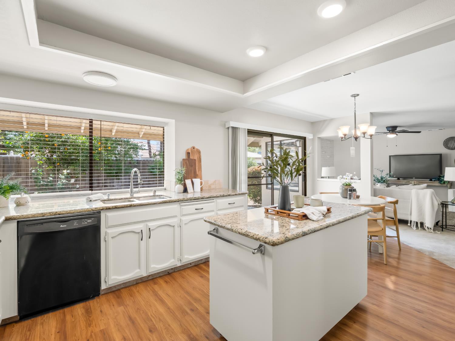 941 E Cromwell, Fresno, CA 93720