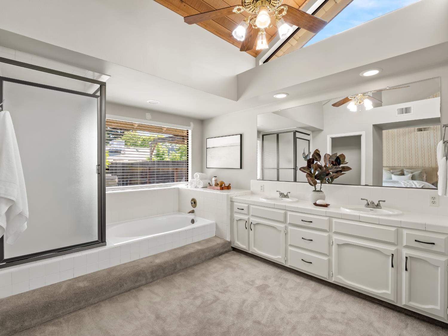 941 E Cromwell, Fresno, CA 93720