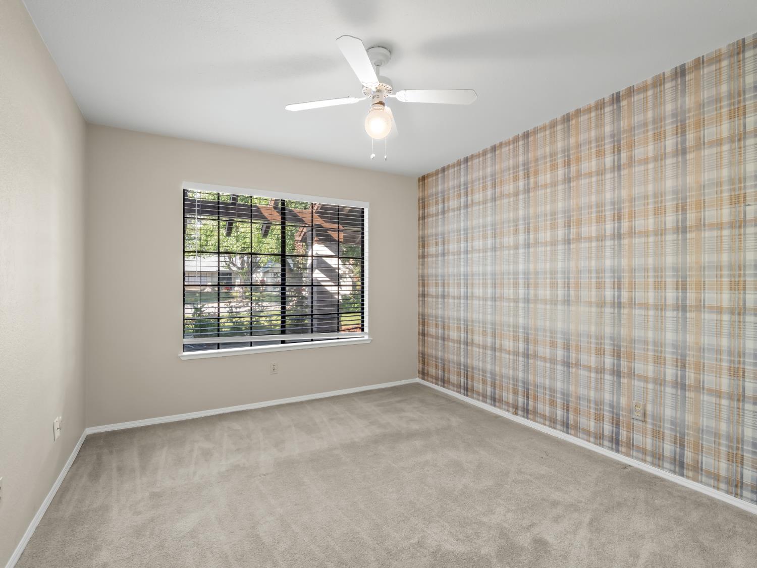 941 E Cromwell, Fresno, CA 93720