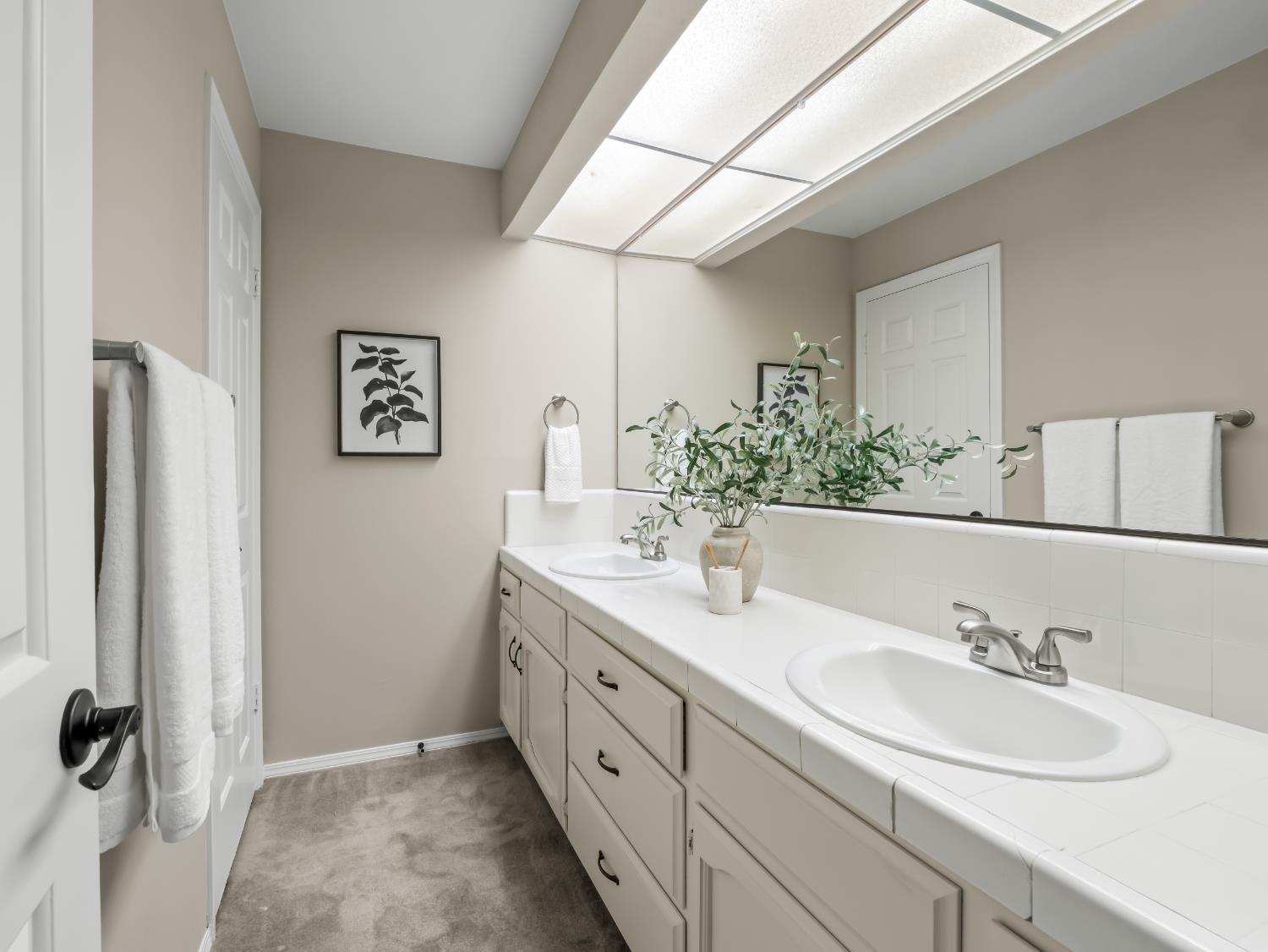 941 E Cromwell, Fresno, CA 93720