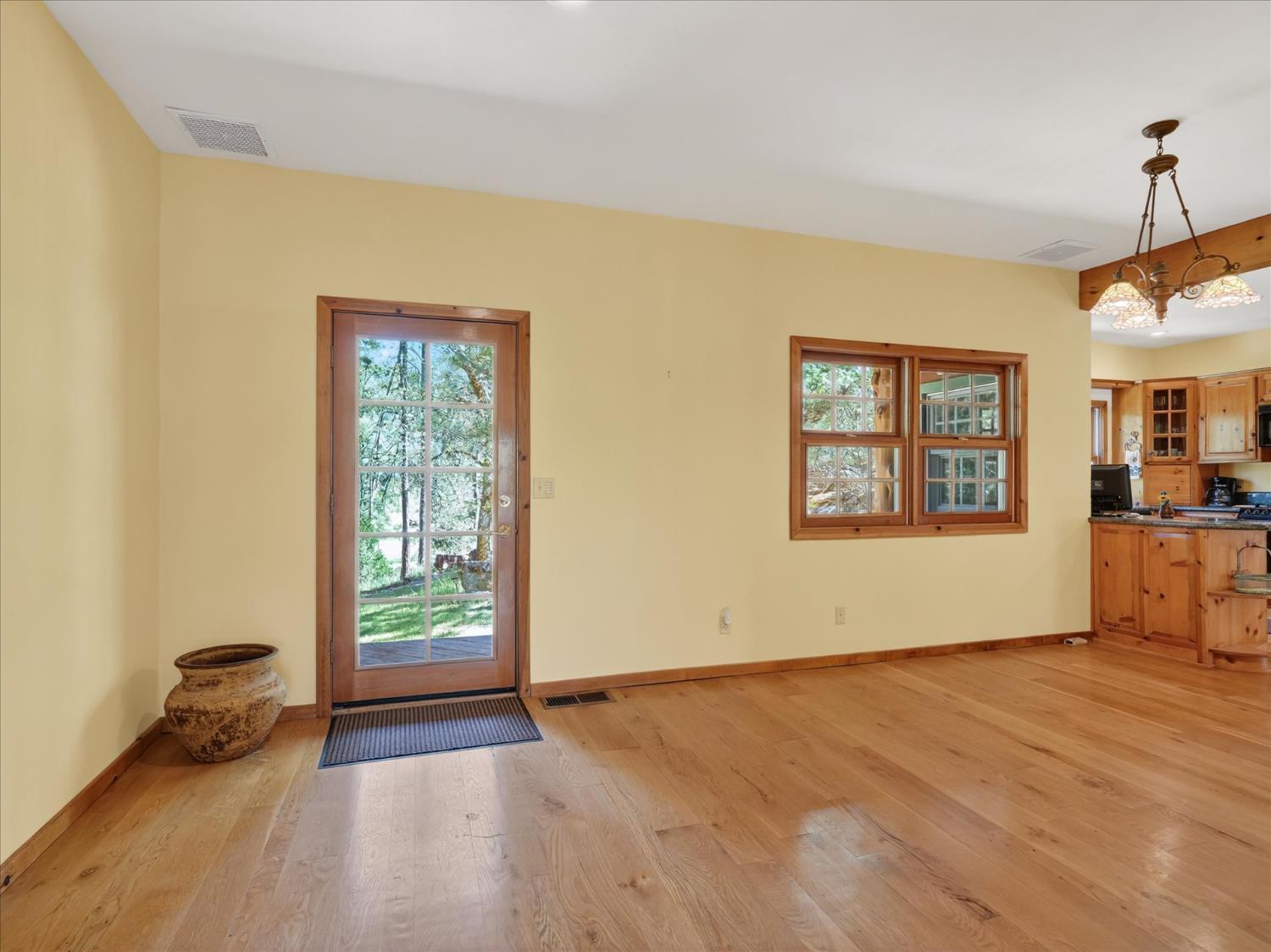 37733 37736 Black Ranch Rd, Oakhurst, CA 93644